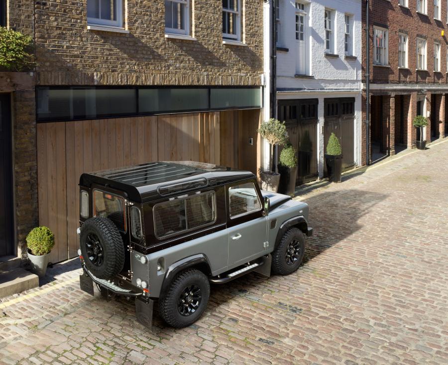  Land Rover Defender 90 Autobiography 2015 года  (фото 4 из 10)